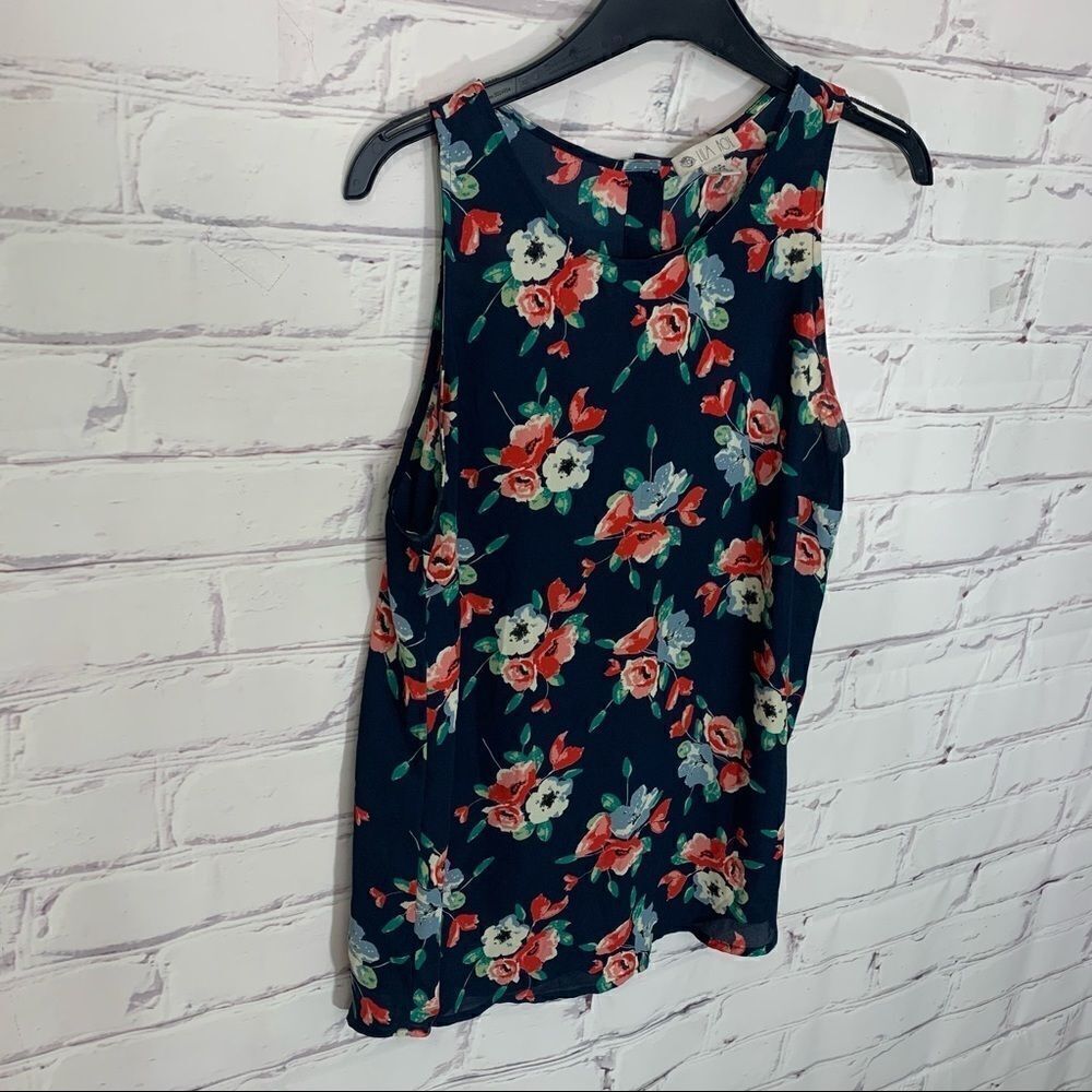 ‎Lila Rose medium top